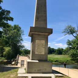 Revolutionary War monument